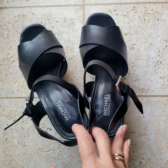 🍒MK🍒 5 INCH BLACK LEATHER CHUNKY HEELS - Picture 6 of 10